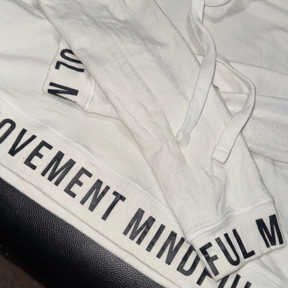 Alo Yoga Cropped White Hoodie with 'Mindful Movement' Trim - Picture 4 of 5